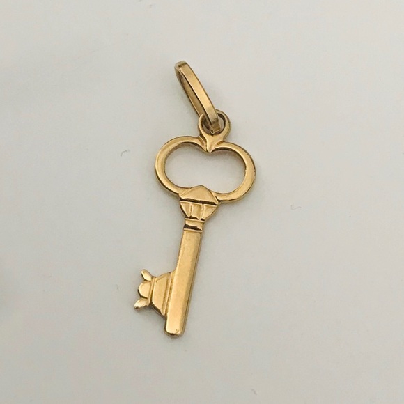 Jewelry - 18 KT gold pendant